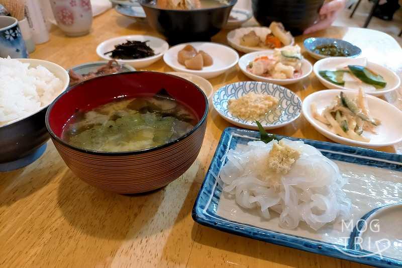 函館朝市「茶夢」イカ刺し定食