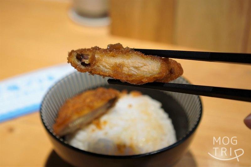 「函館朝市」地ブリショップ ぶりかつ丼