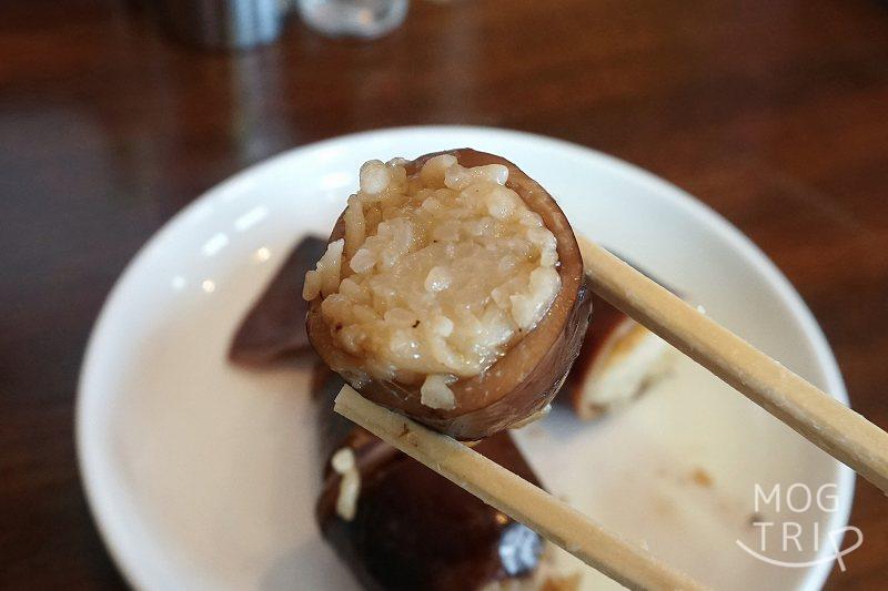 函館「新函館ラーメン マメさん」いかめしの断面