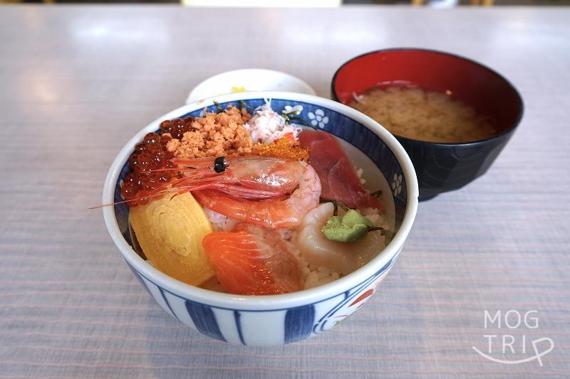 函館「二番館」五目丼