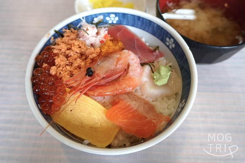 函館「二番館」五目丼