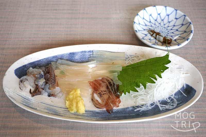 函館「二番館」活イカ刺し