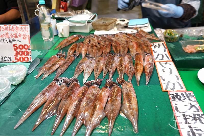 OMO5函館の「朝の自由市場 専門店めぐり」